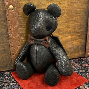 【プレミアムベア】ヒグマ革とツキノワグマ革で職人が作り上げた「ベルズベアプレミアム」限定1点