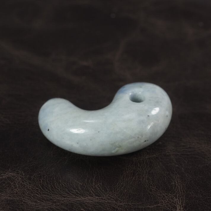 糸魚川翡翠 イトイガワアイト 糸魚川石入 青翡翠 勾玉 14.4g Jadeite