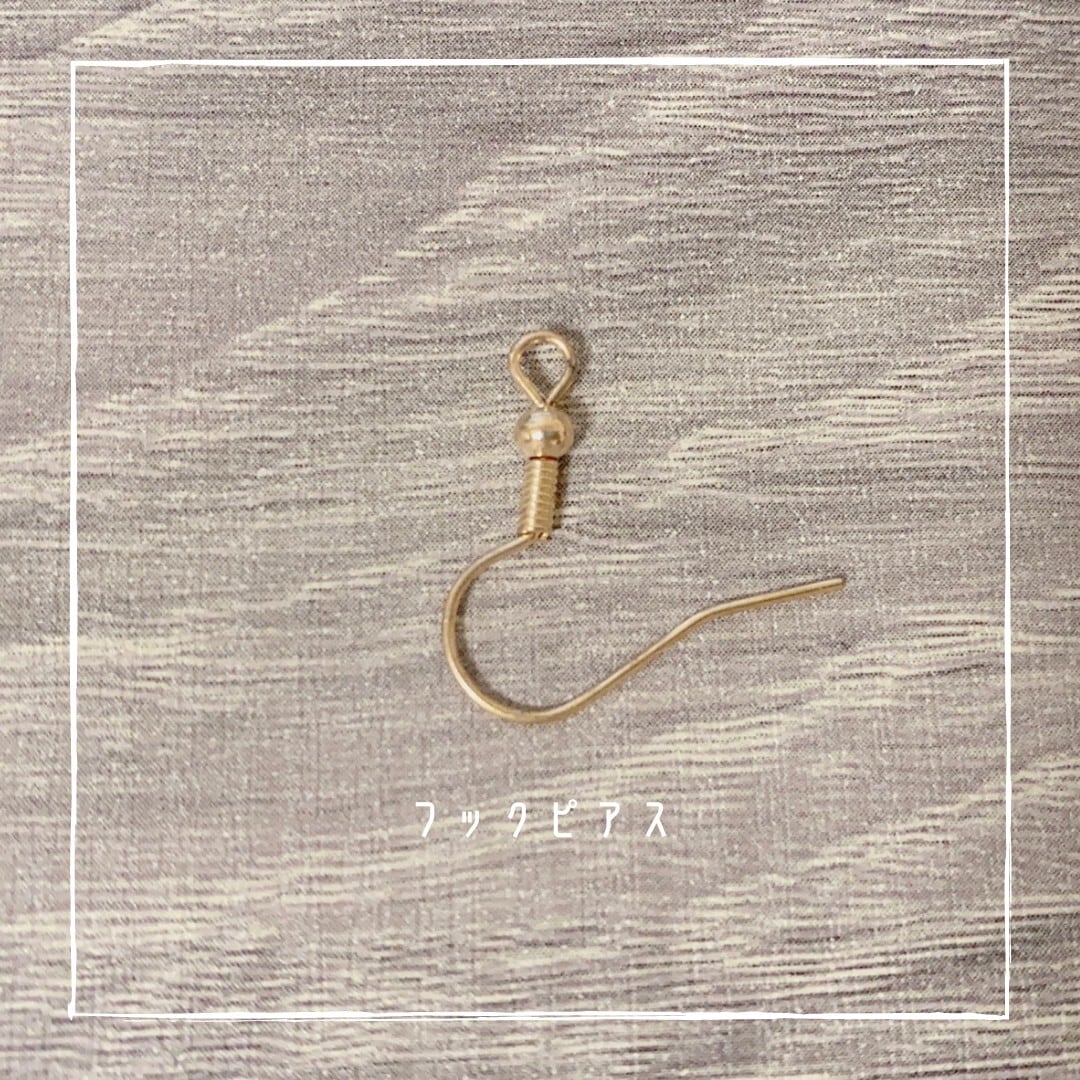 ゴールドのかすみ草とパール