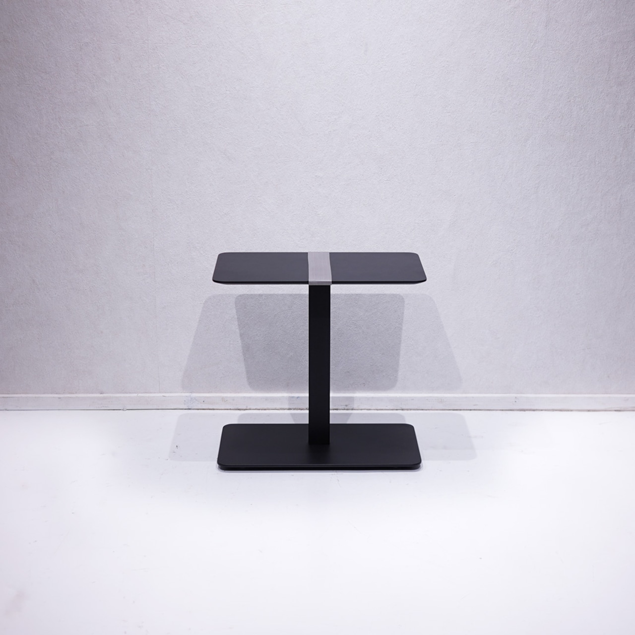 Viccarbe Serra Table / モダン デザイナーズ テーブル ヴィッカルベ セラ サイドテーブル 美品 Victor Carrasco（関連:Calligaris,Magis,arper）