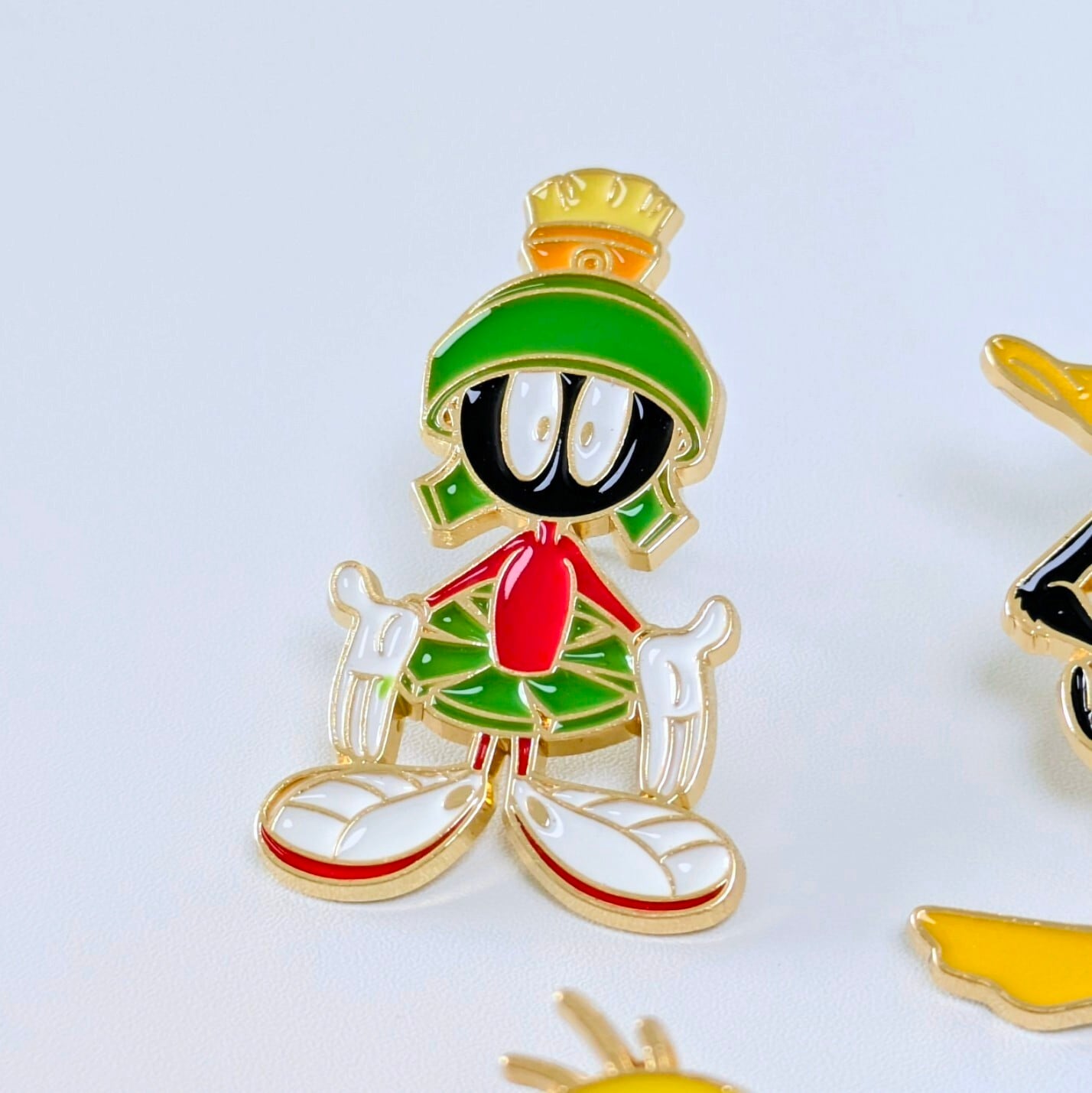 送料無料！ ★ピンズ PINS★ピンバッジ 【 Looney Tunes（ ルーニーテューンズ ) ）】単品 〚アメリカン雑貨 アメトイ〛