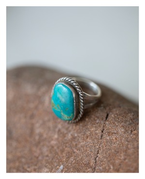 Rope-Edge Turquoise Split Shank Ring (c. late 1940s – 1960s)