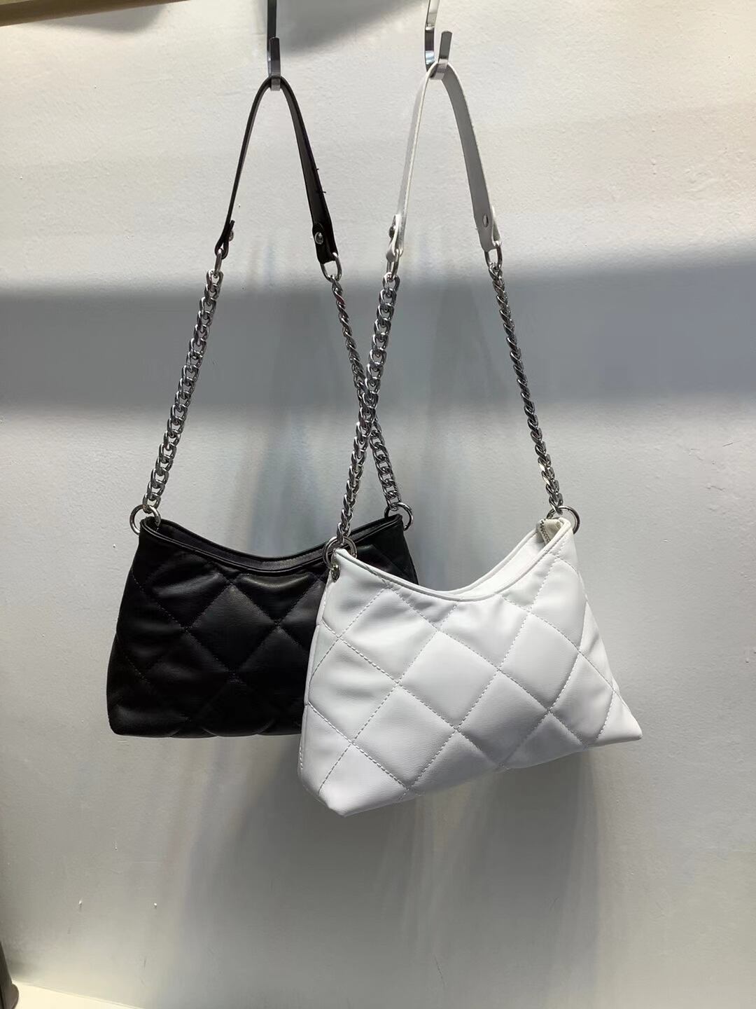 キルティングショルダーバッグ   AS105-3518