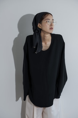 Sculpt U-neck tops(black)9月末から10月上旬頃発送