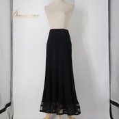 社交ダンス 衣装 スカート ブラック系 チャコット Chacott 黒 無地 シンプル 透け感 ふんわり フレア 上品 大人っぽい おしゃれ 練習着 レッスン レッスン着 ふんわり 練習 フレアスカート ダンスウェア 上品なデザイン 透ける裾 エレガント エアリー フェミニン 洗練された 黒スカート おしゃれな練習着 レディース