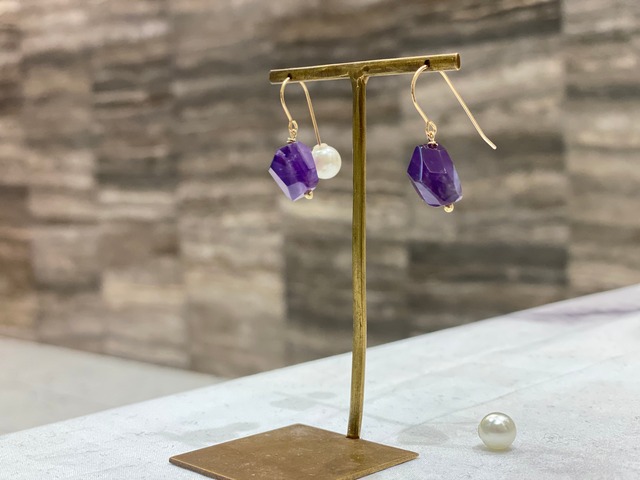 やっぱり愛ね♡天然石アメジストピアス