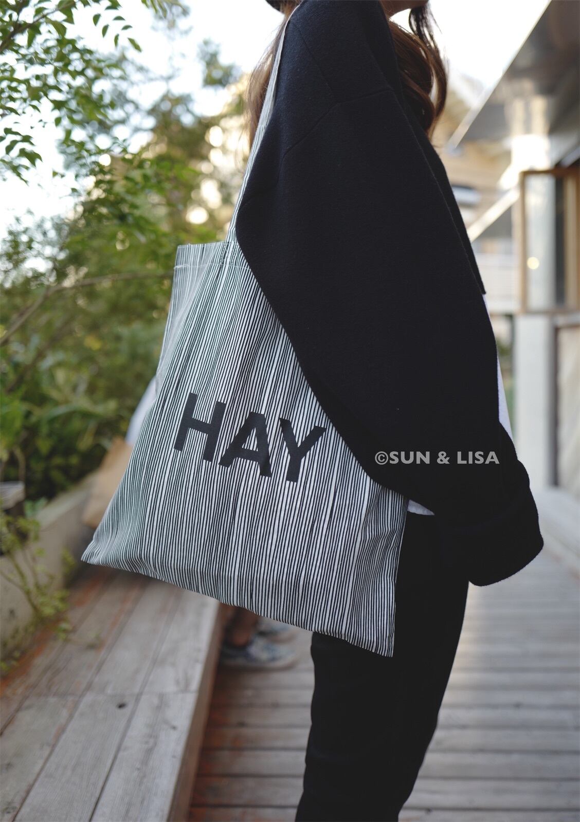 HAY TOTE BAG (LINE) | sunandlisa