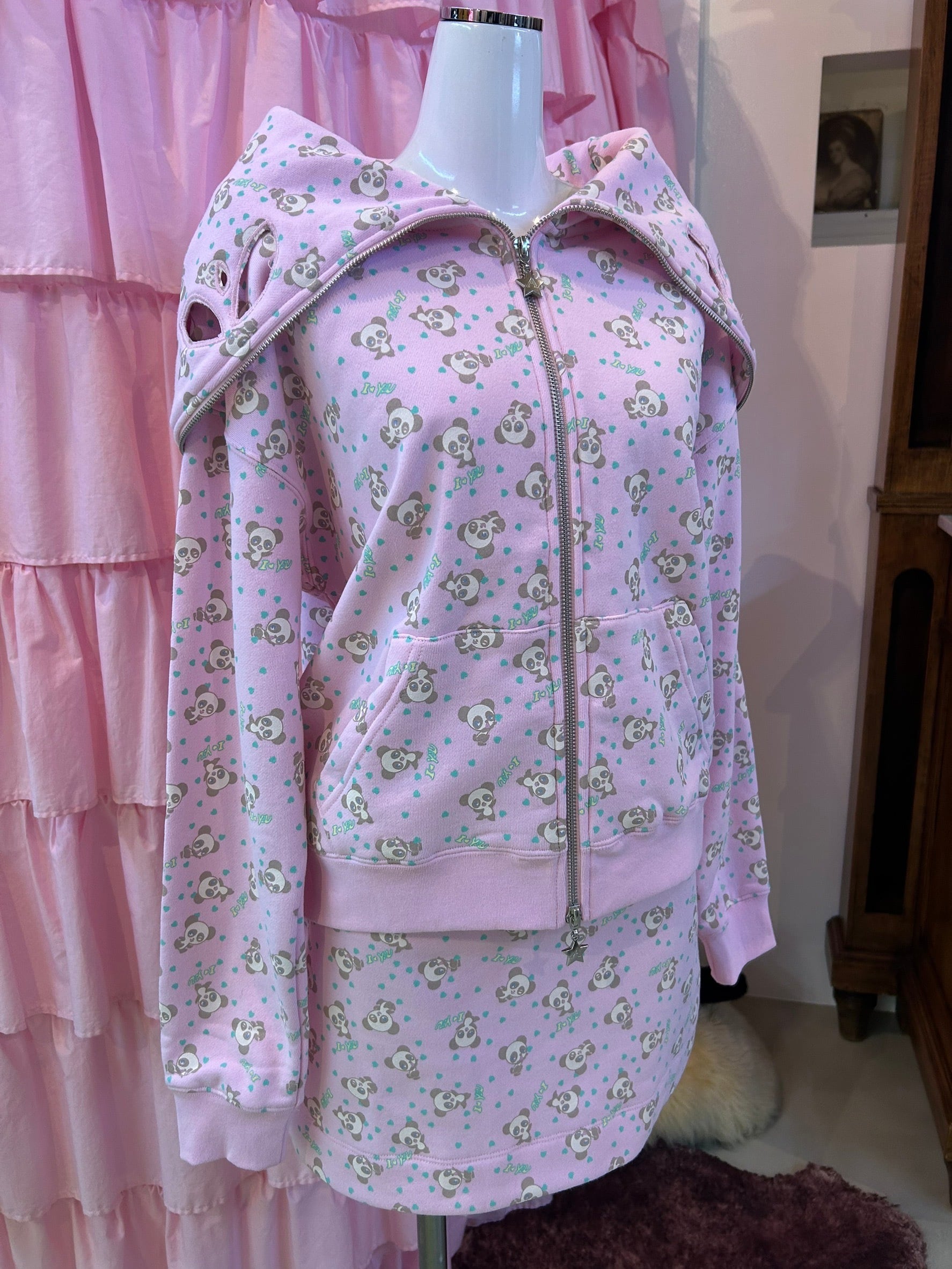 Ashley WILLIAMS パンダ柄 ピンクパーカー Sサイズ Ashley WILLIAMS BUTTERFLY HOODIE / pink panda | PAY ID