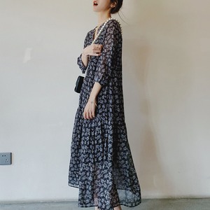 Vネック花柄シフォンワンピース W00087