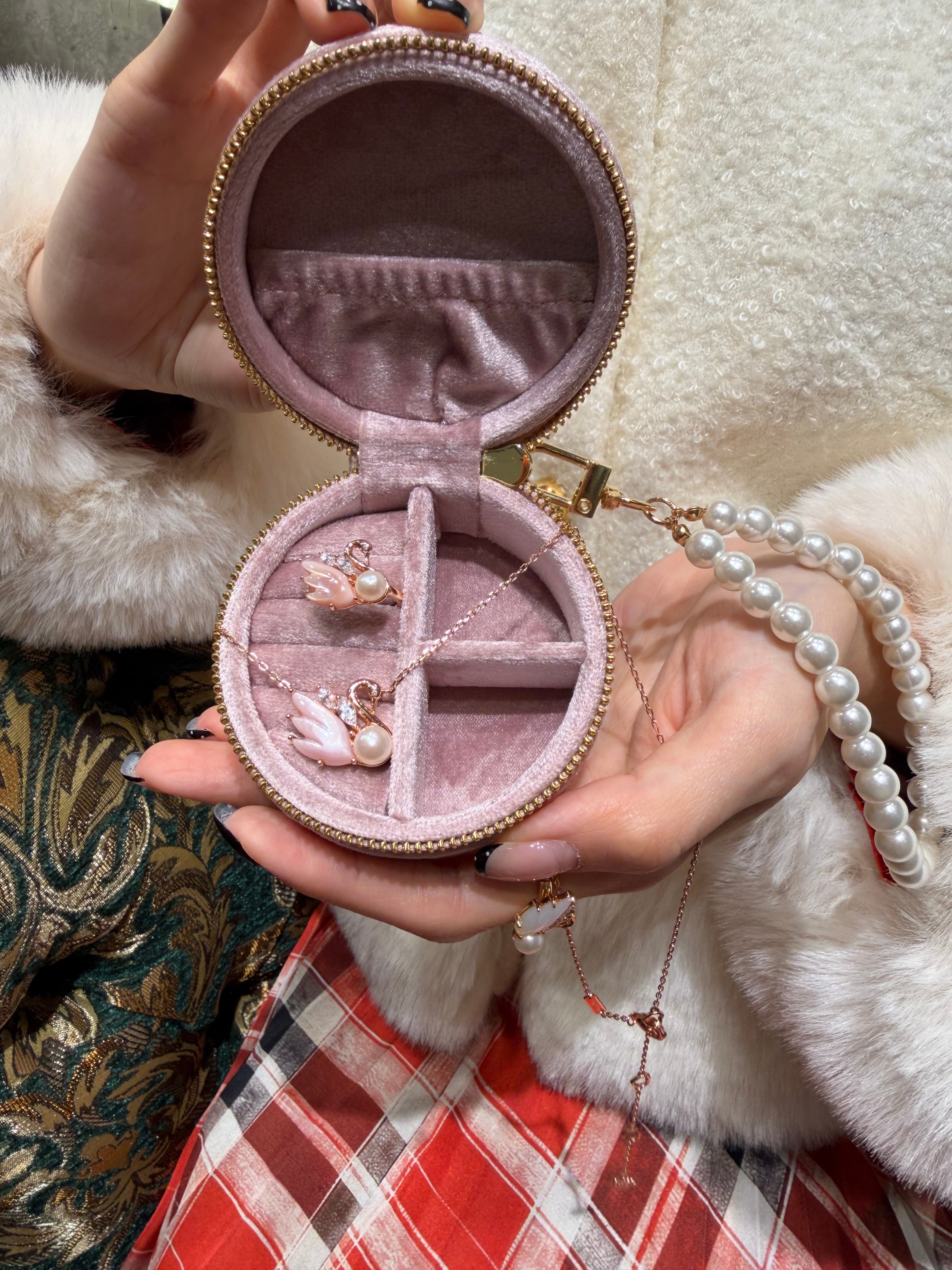 Dreamy Swan】Dreamy Swan Necklace/Necklace/永遠の愛/Pearl/Shell
