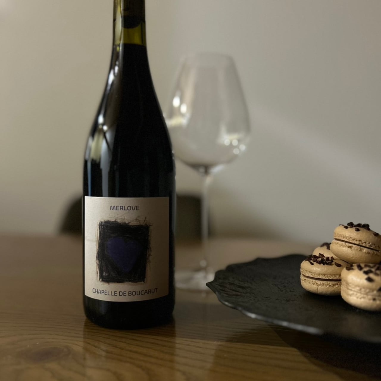 【 バレンタインの特別セット】赤ワインとマカロンのセット