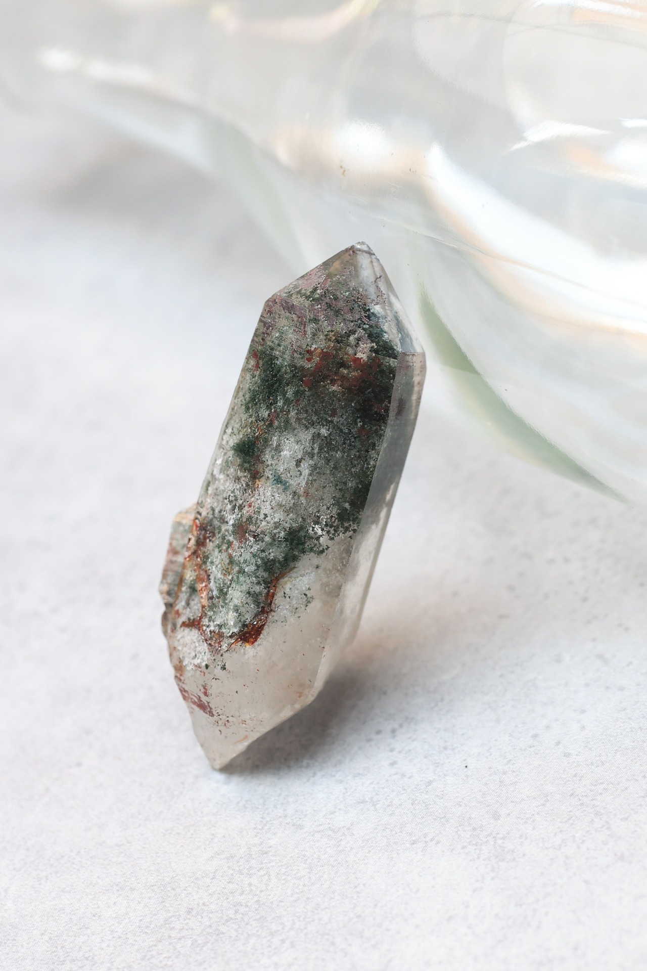 ヒマラヤクォーツwithグリーンクローライト 「自然の記憶」 Himalaya Quartz with Green  Chlorite ◇ 天然石・鉱物・パワーストーン・原石 | st00359