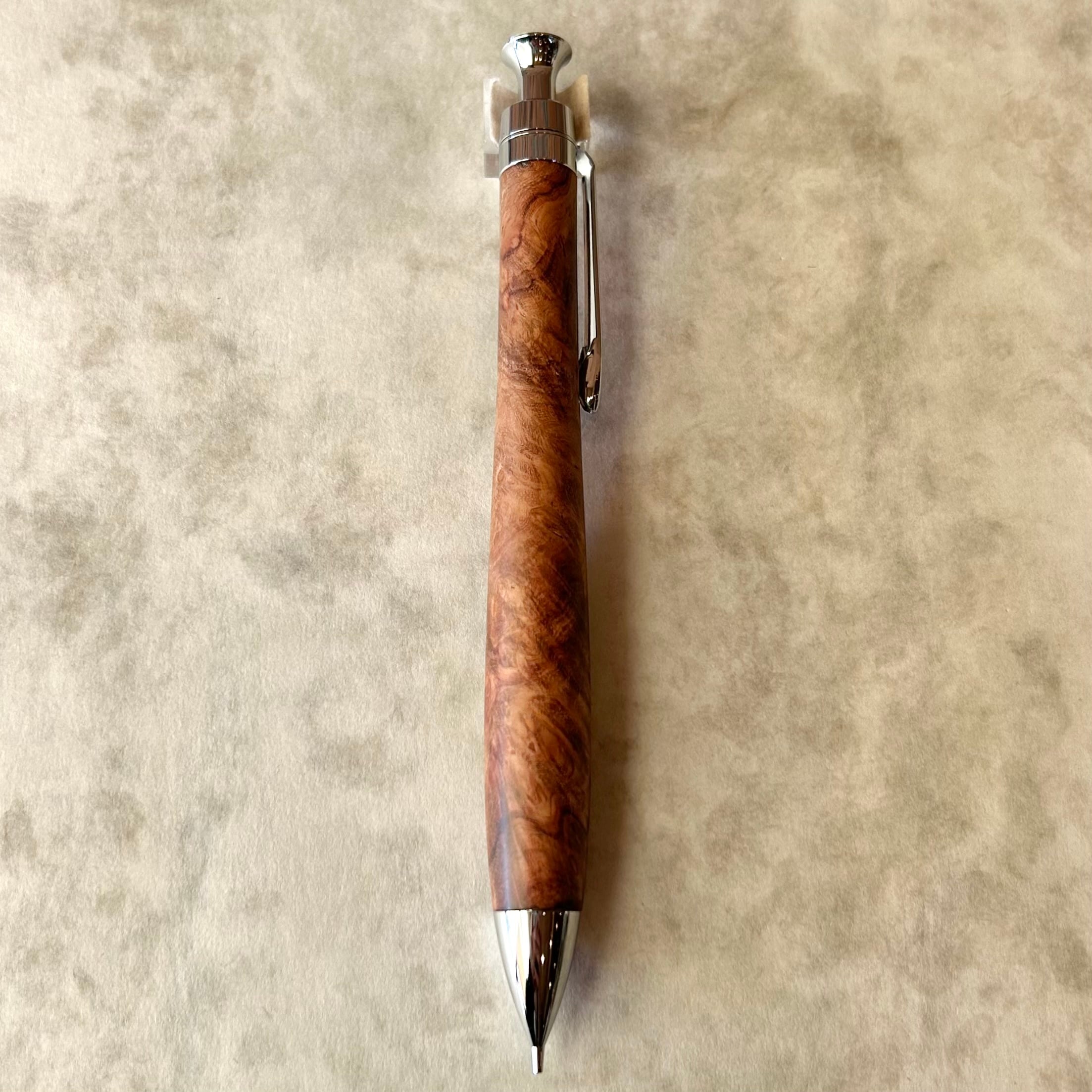 E*N様 こぶた工房 ローズウッド瘤 ボールペン こぶた工房【ローズウッド瘤 特上杢】 ボールペン換装可 | ペンネジューク
