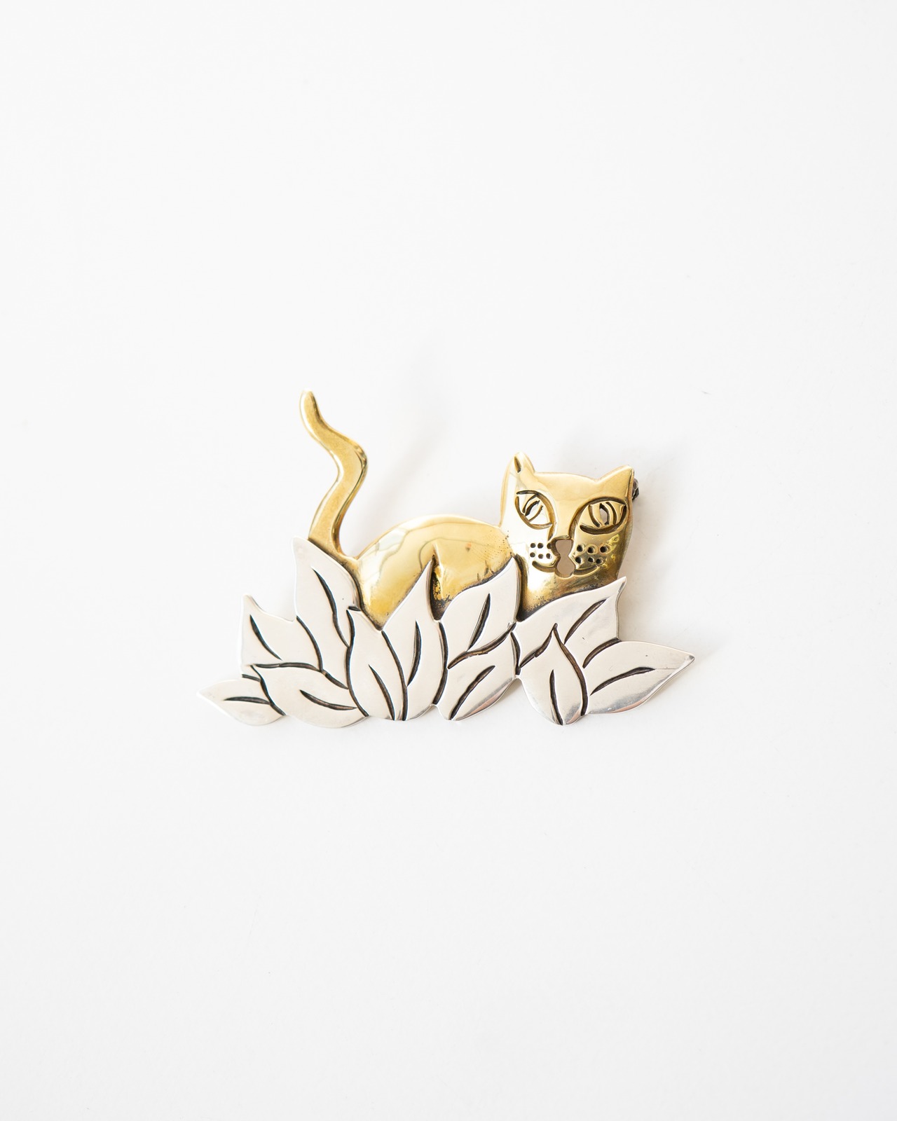 〈Emilia Castillo〉Cat Brooch