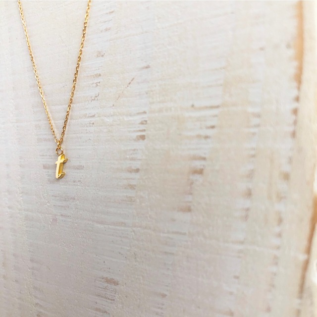 18k initial ‘t’ necklace / Belleza by n