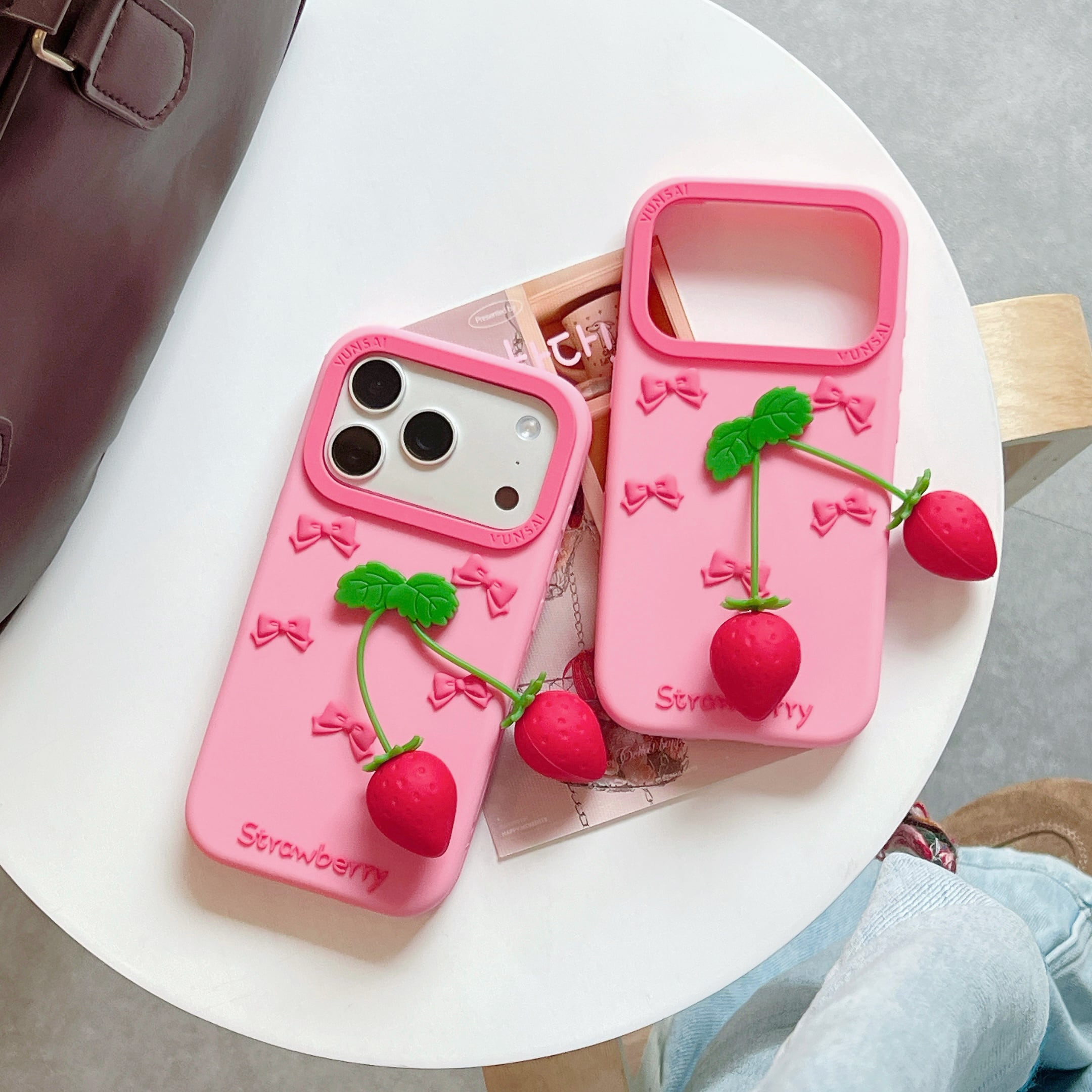 «683»◤完売◢ケース＆リップケースセット*可愛いいちご模様リボン 立体 いちご iPhone 18 17 16 ケース シリコン製 可愛い リボン