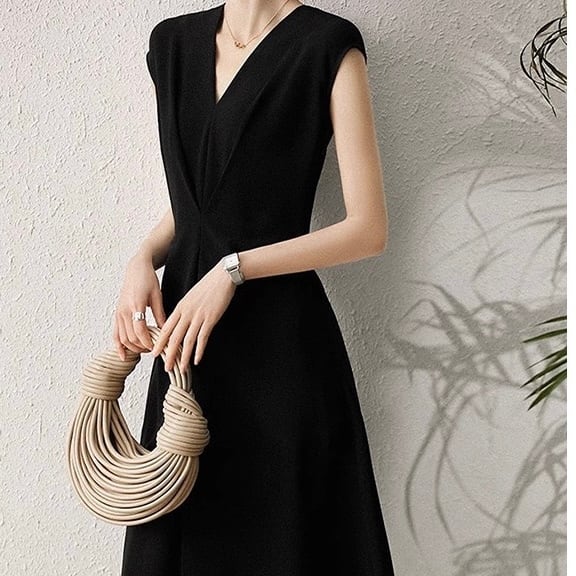 スリムフィットブラック ワンピース YH9457