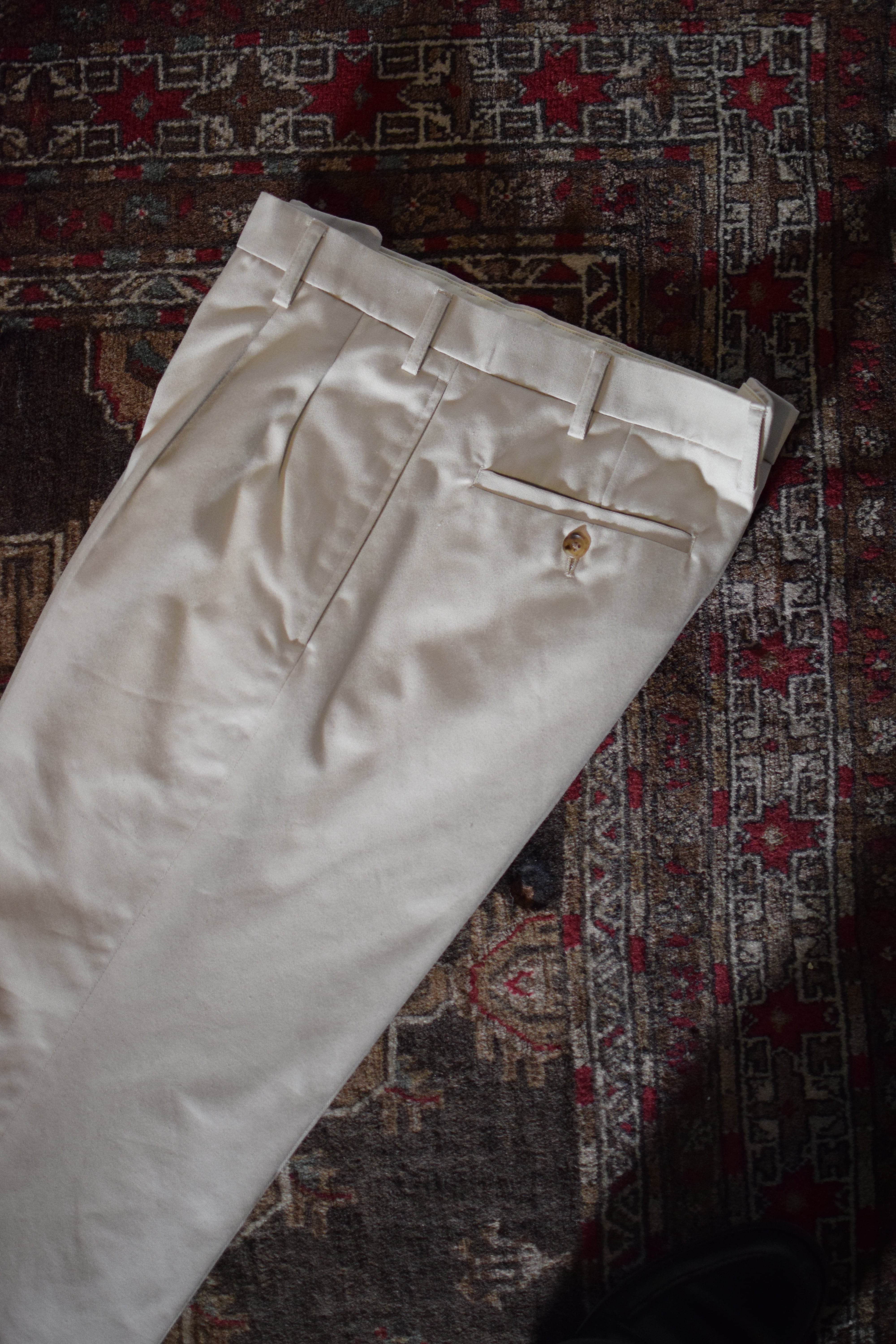 FOUNDOUR T/C TWILL TUCK TROUSERS