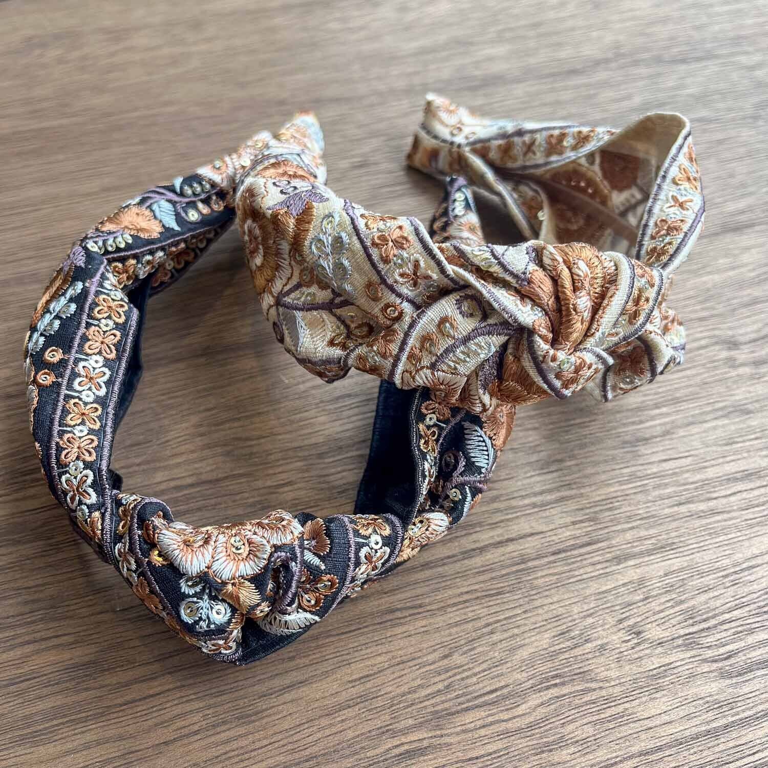 大輪お花模様インド刺繍の結びリボンカチューシャ | Dua-アクセサリー