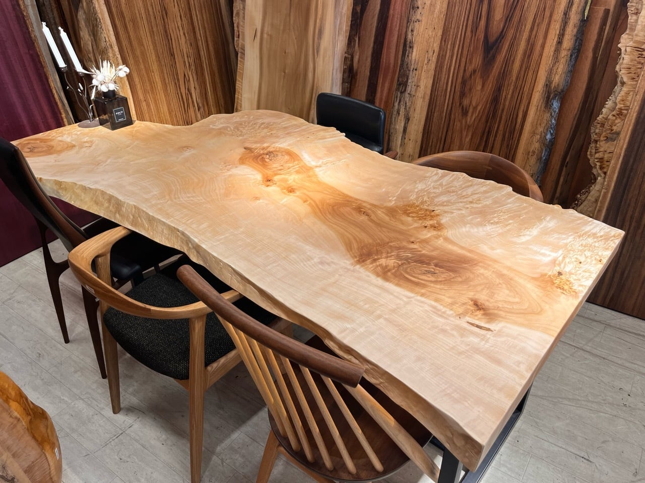 栃瘤（トチコブ）_2120×900-960-510×63_浅草本店_テーブル天板/一枚板