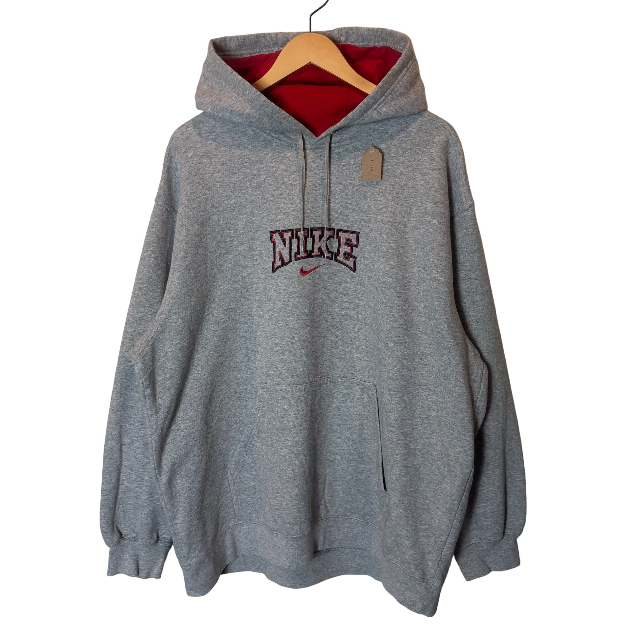 NIKE パーカー センターロゴ 刺繍デザイン