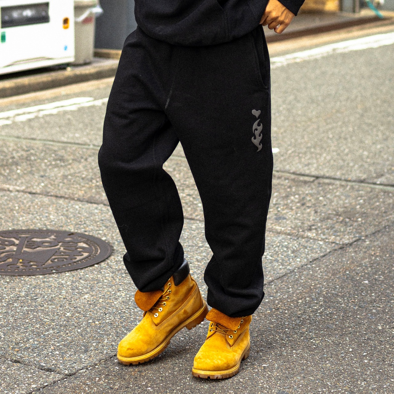 FIRE HEART LOGO HEAVYWIGHT SWEAT PANTS