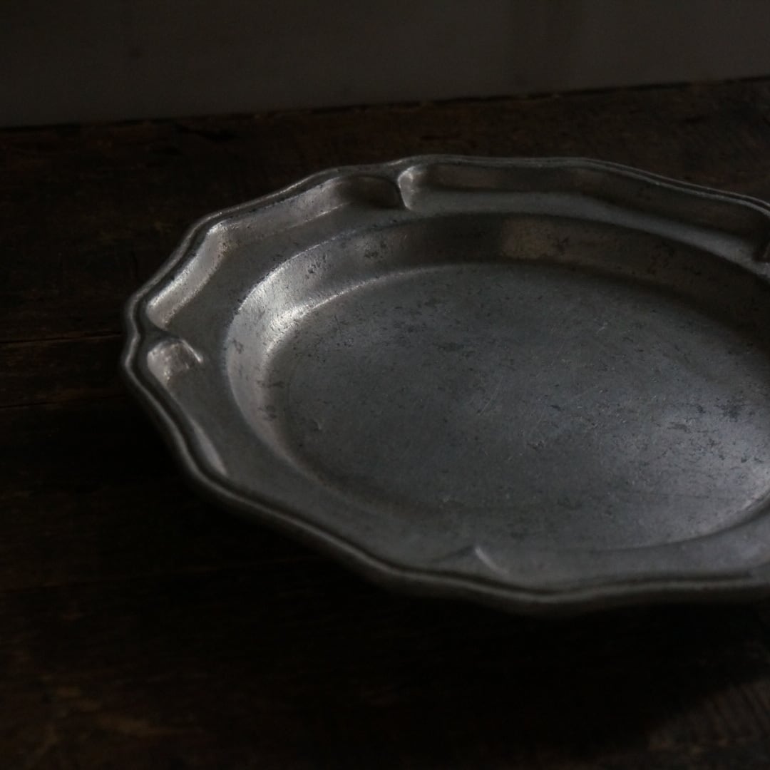 古いフランスの鉄製リム皿