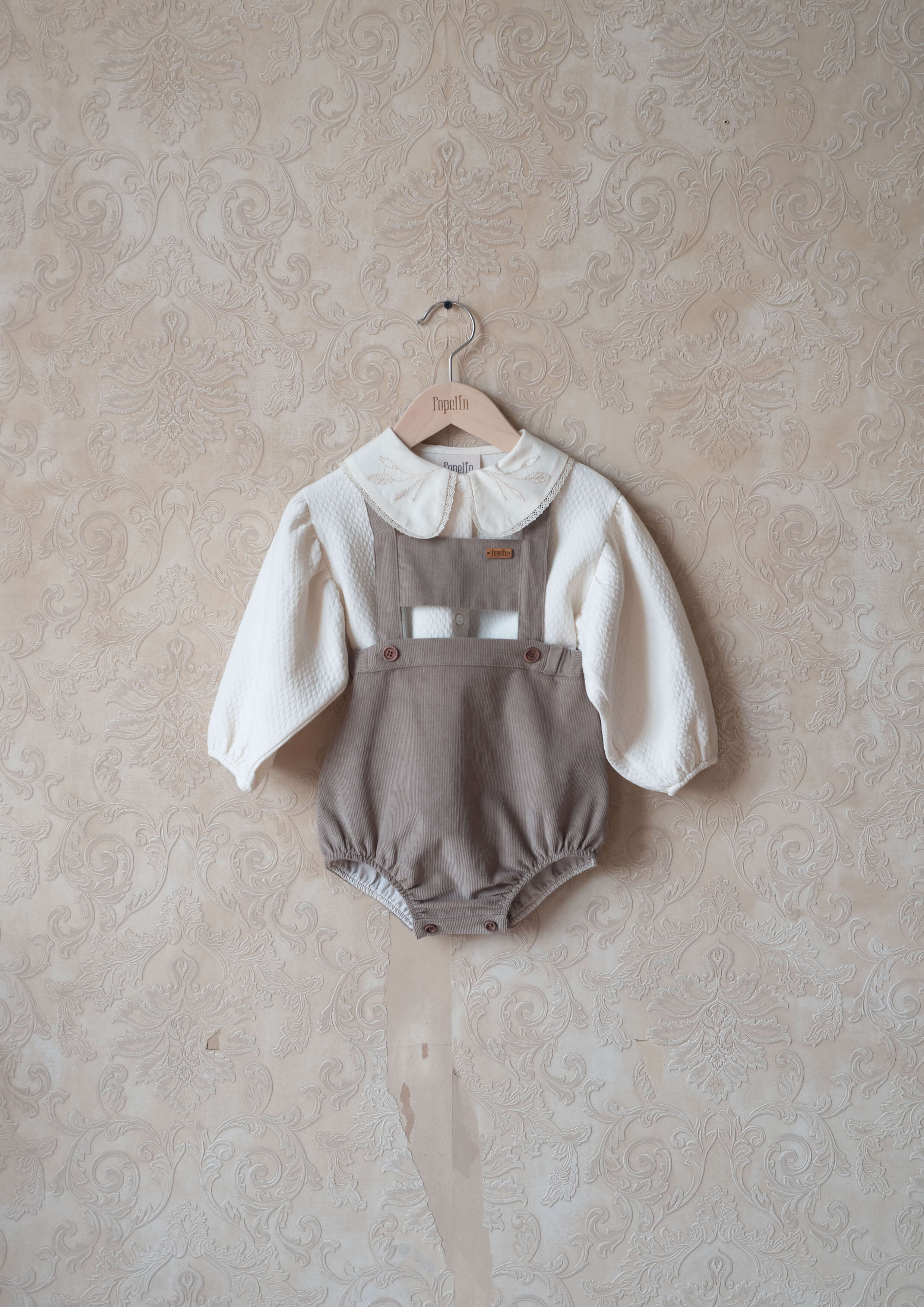 その他 Popelin Taupe crossover romper suit Popelin/Taupe corduroy romper suit with bib-Mod.5.2 | こども