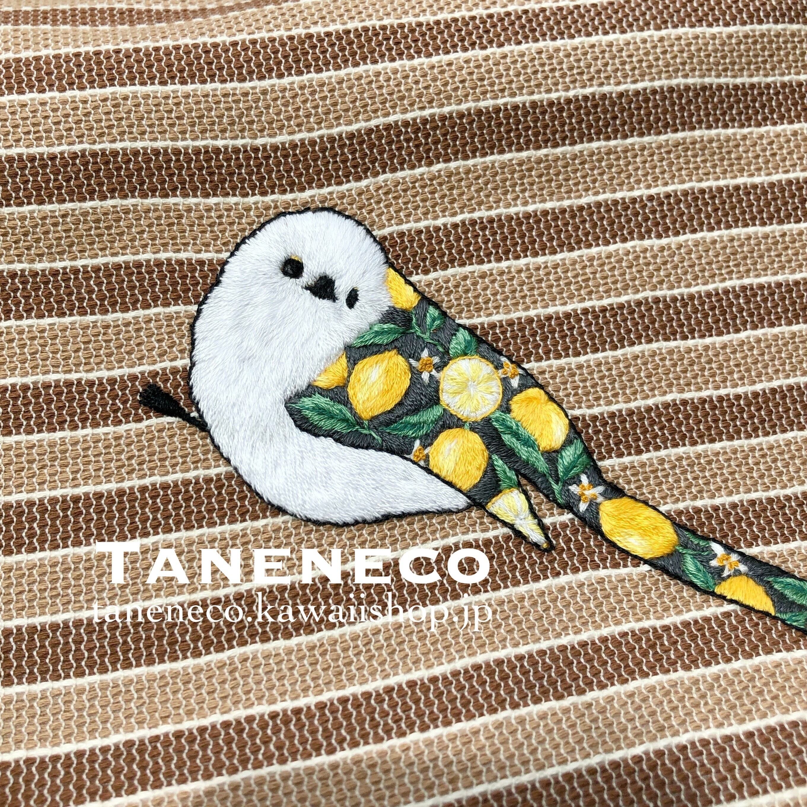 taneneco様 手刺繍作品 シマエナガさんのがま口スマホポーチ