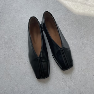 square toe center seam flat shoes