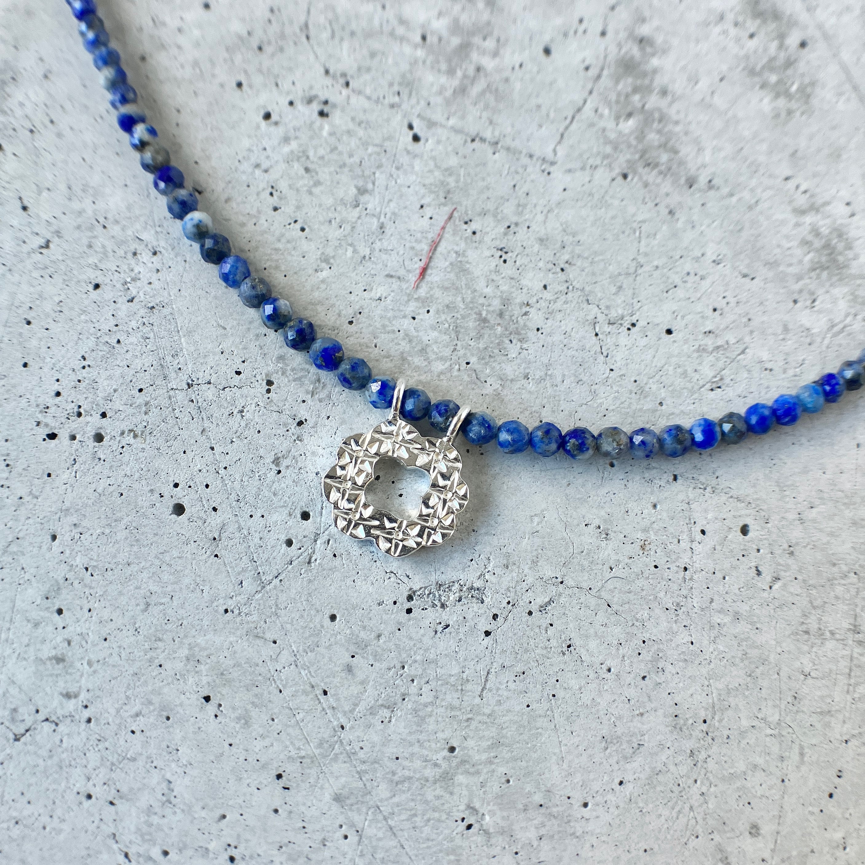 ラピスラズリのチョーカー