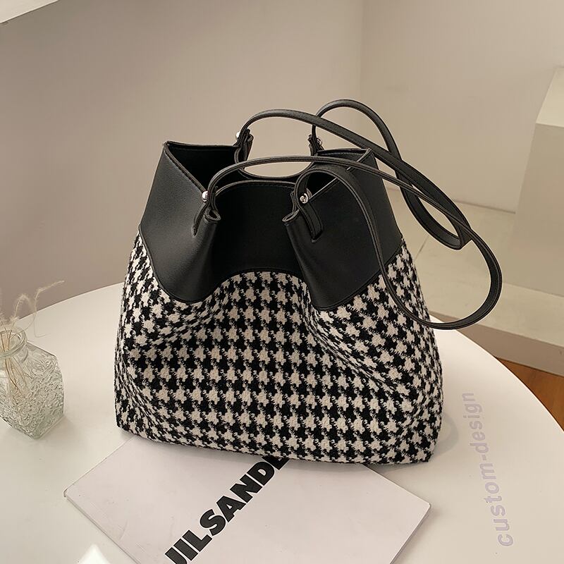 オータムウィンターショルダーバッグレッド 秋物 冬物 手作りハンドバック60488960702