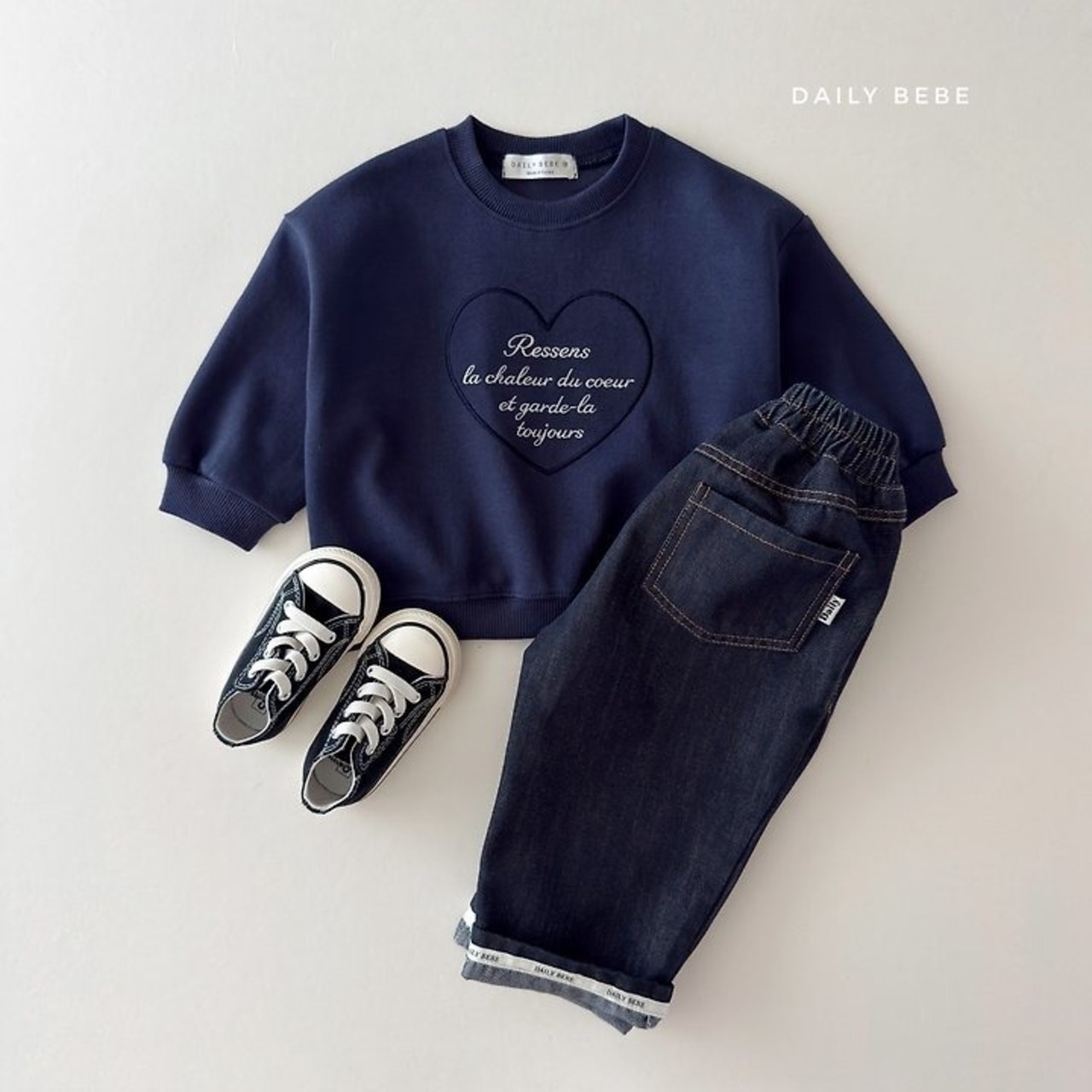 韓国子供服 / 26Autumn / 〖取寄〗DAILYBEBE / ハート刺繍MTM / キッズ服 / ジュニア服 / 秋服 *XS~JL*