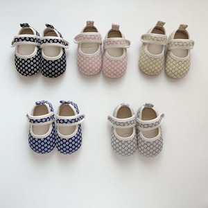 【予約販売】11-13cm ナチュラルな優しさに包まれる♡ 上品な北欧風小花柄のオーガニック調ソフトソールファーストシューズ✨