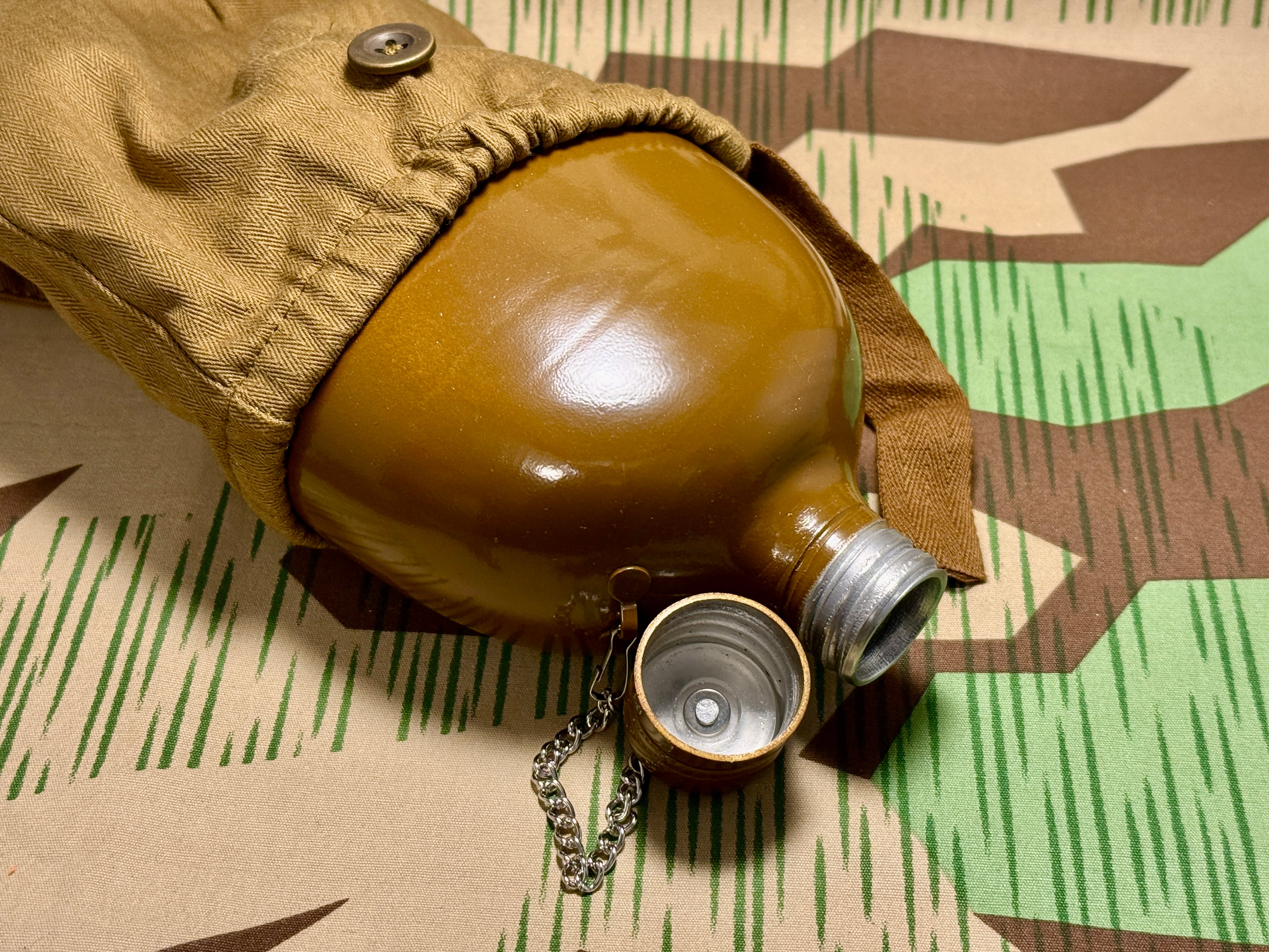WWII ソ連軍 水筒 カーキカバータイプ | アイヘンバウム ミリタリア