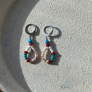 NC26063【ｻｰｼﾞｶﾙｽﾃﾝﾚｽ：ｼﾙﾊﾞｰ】レッドカラーカオリン×ピンクオパール×ターコイズ　ピアス