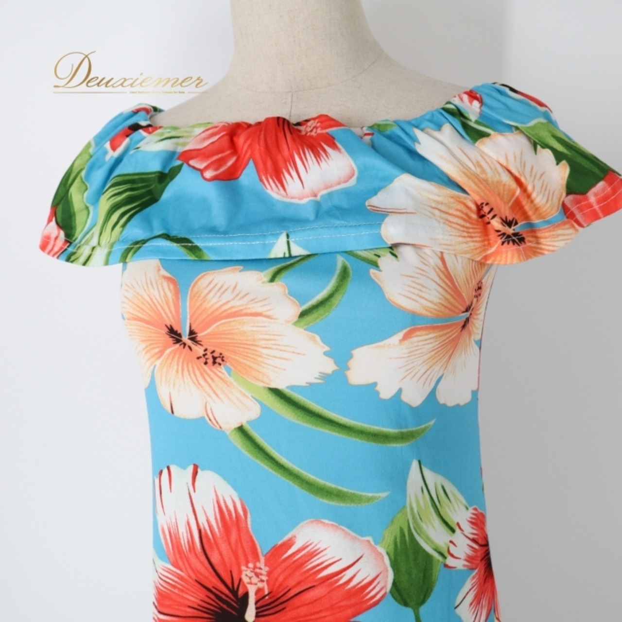 フラダンス 衣装 ワンピース ドレス ブルー系 ハイビスカス柄 ハワイアンプリント アロハ フラ ダンス レッスン 練習 フリル 水色 花柄 植物柄 華やか 鮮やか かわいい おしゃれ さわやか 上品 大人 大人っぽい レッド系 ホワイト系 グリーン系 オレンジ系 フラダンス用ドレス サマーウェア リゾートスタイル エレガント ドレスアップ 女性用 大人用 ロングドレス 軽やか 柄物 可愛いデザイン