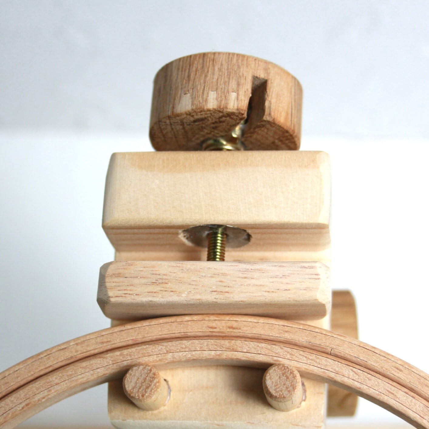 Embroidery Hoop Stand C+ (Pine Wood)【EXPORT】/EDDY WOODWORKS
