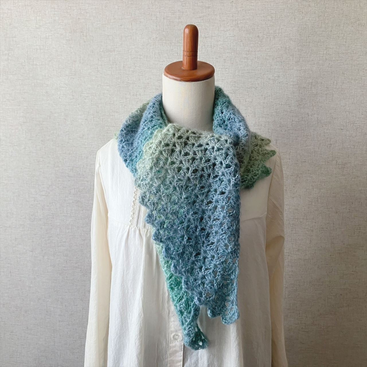 編み図のみ】グラデーションダイアゴナルストール（印刷版） | 手編み