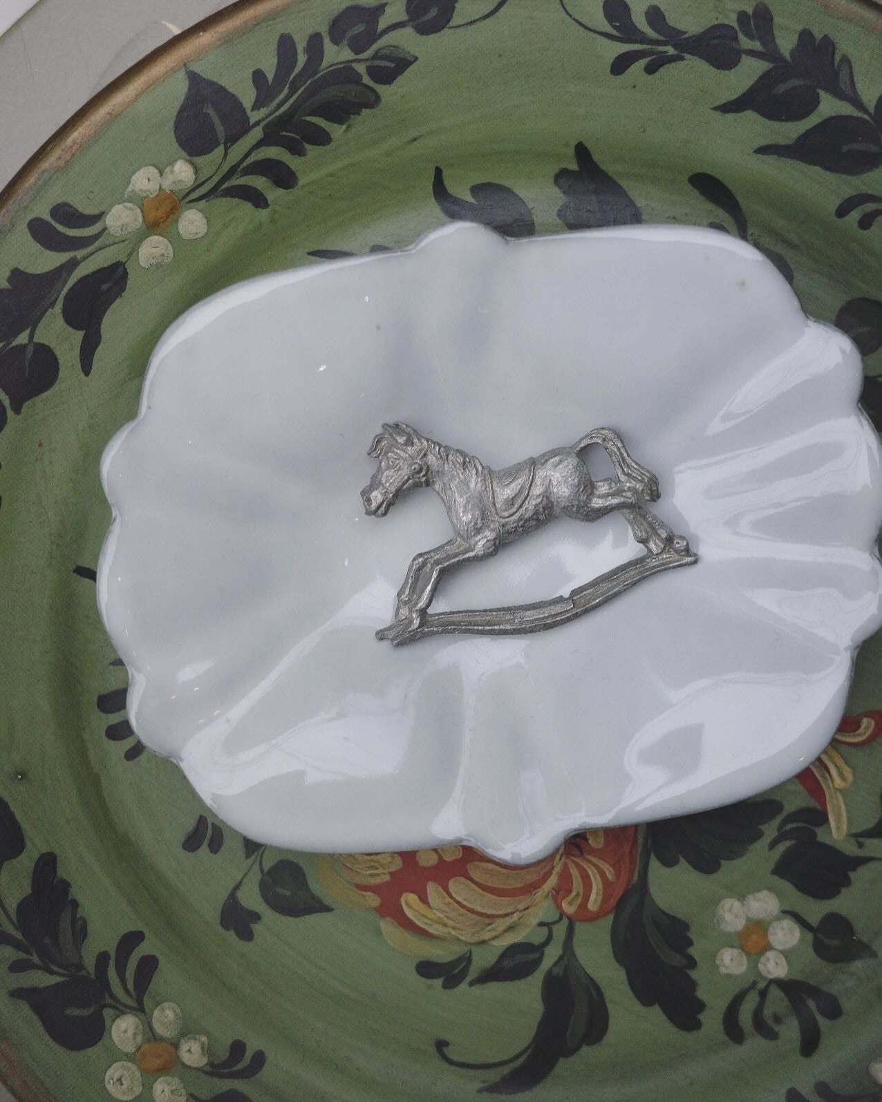 vintage rocking horse broach | KILIG vintage