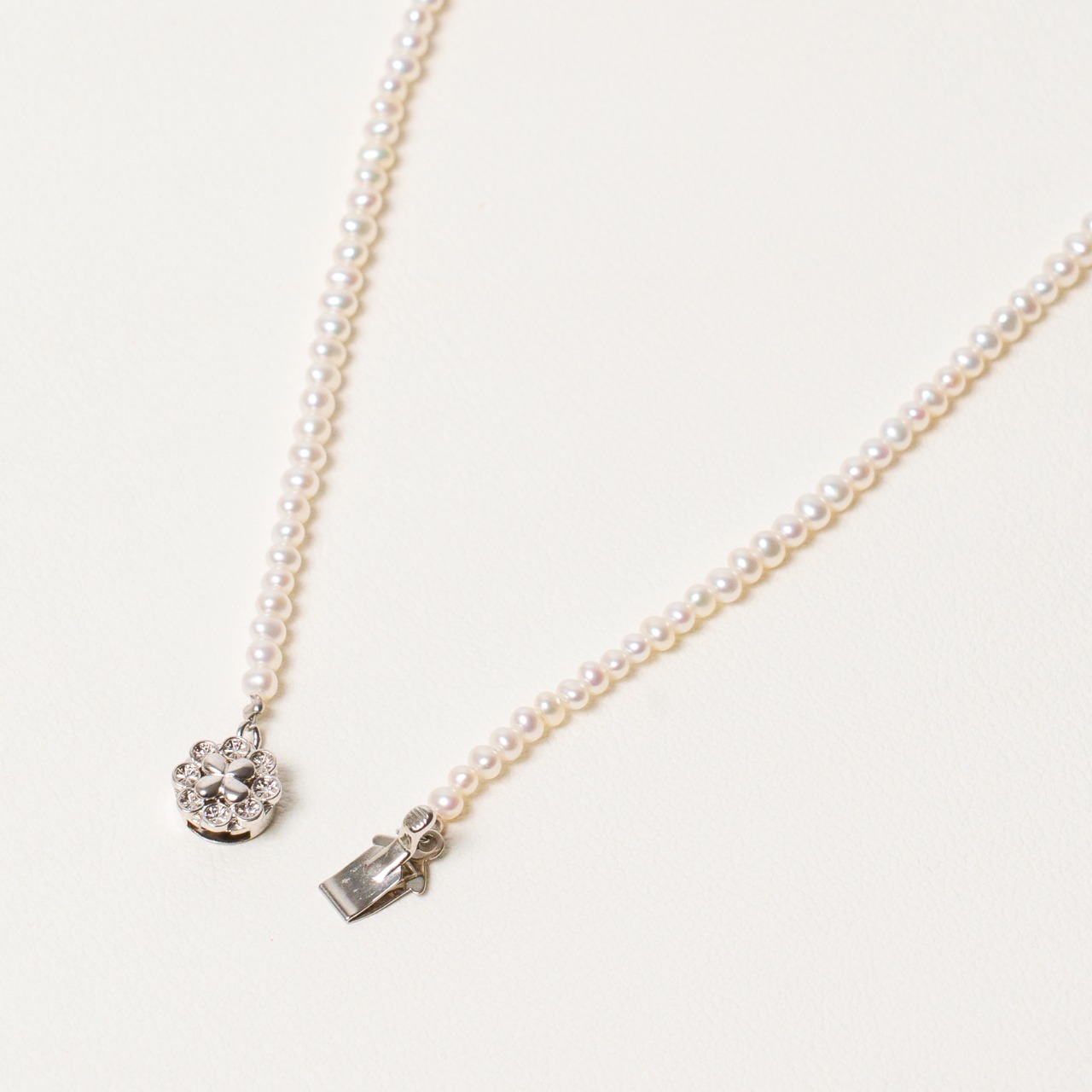 [ROSE ]K18ホワイトゴールドミラーボール入りネックレス