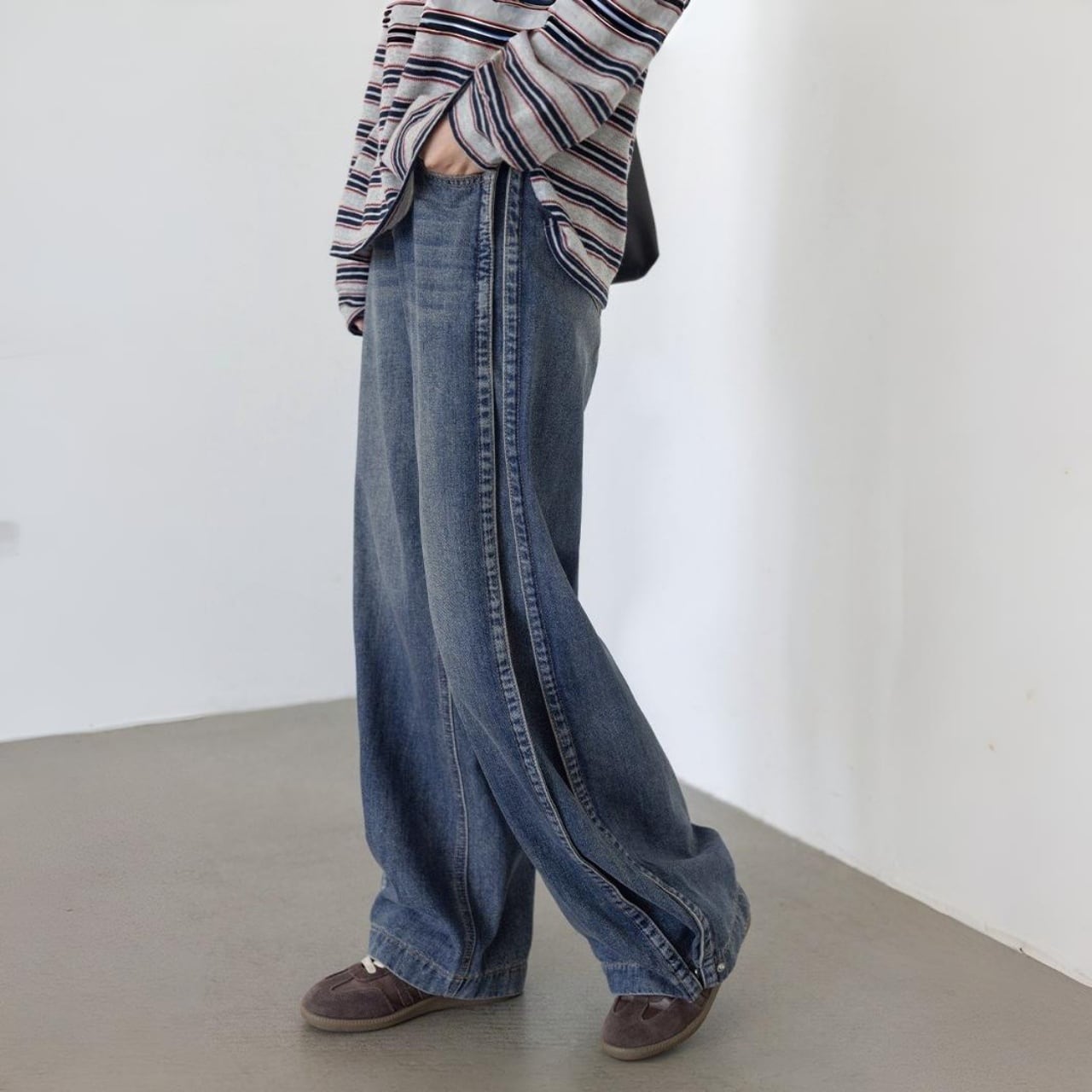 サイドラインスナップワイドデニムパンツ A01848
