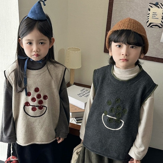 ボウルinプチトマトのニットベスト（2色展開）JIAY｜トップス ベスト｜小学生 ジュニア対応｜通学 普段着｜韓国子供服｜男の子 女の子｜80-140cm｜2026秋服 ［取寄］