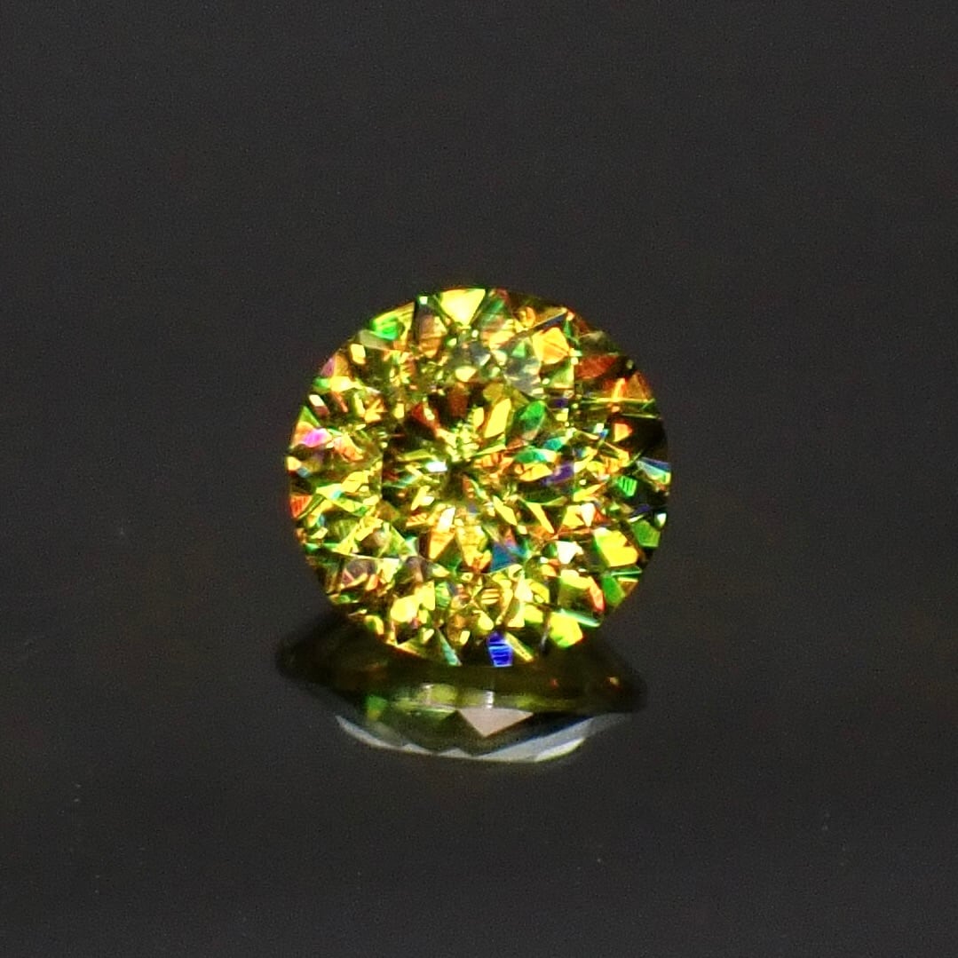 【Bright Brilliant Cut™️ “129 Facets” 】色彩が躍る黄の幻影 0.47ct 天然 スフェーン