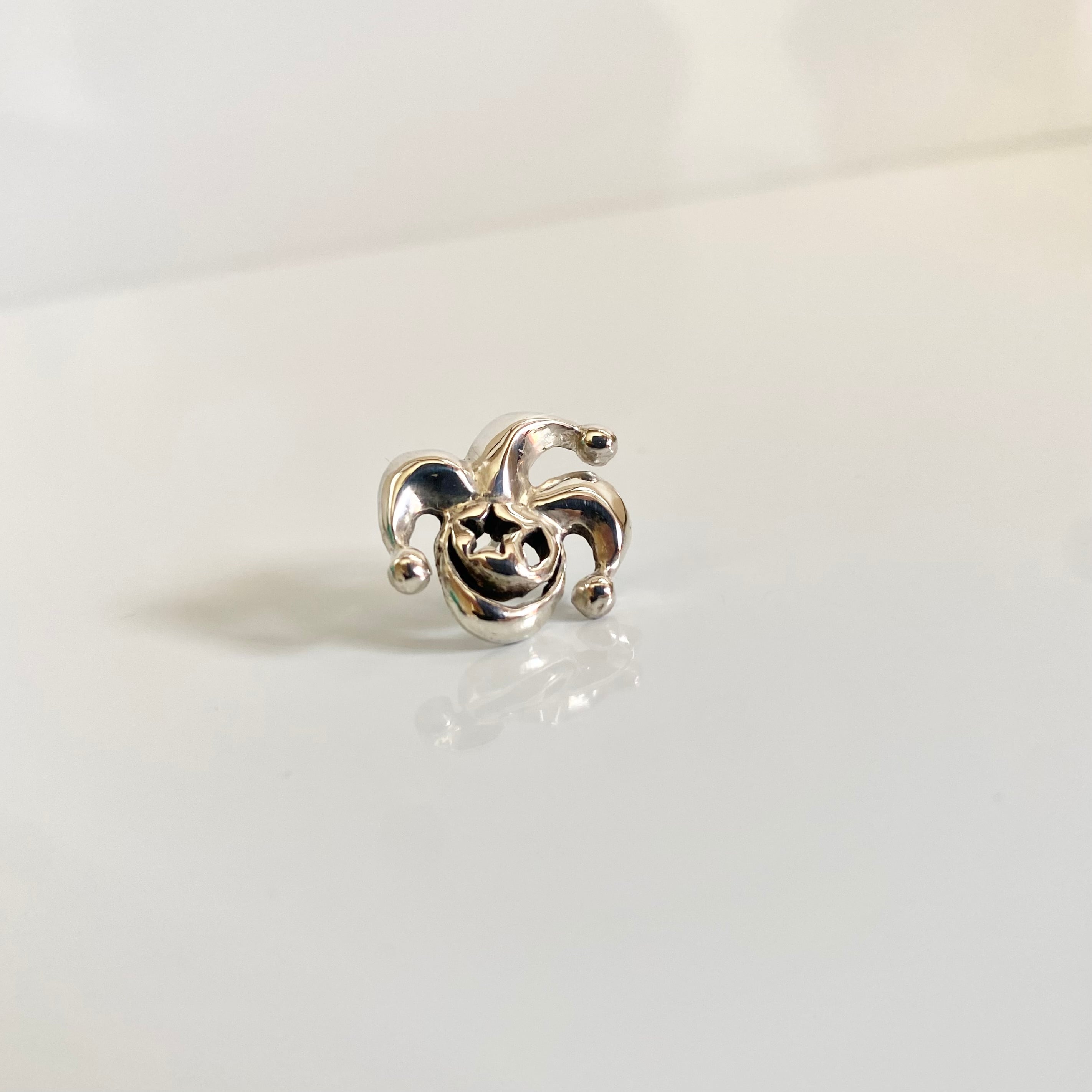 JOKER STUD EARRING 〜 ジョーカー スタッドピアス JOKER STUD EARRING 〜 ジョーカー スタッドピアス