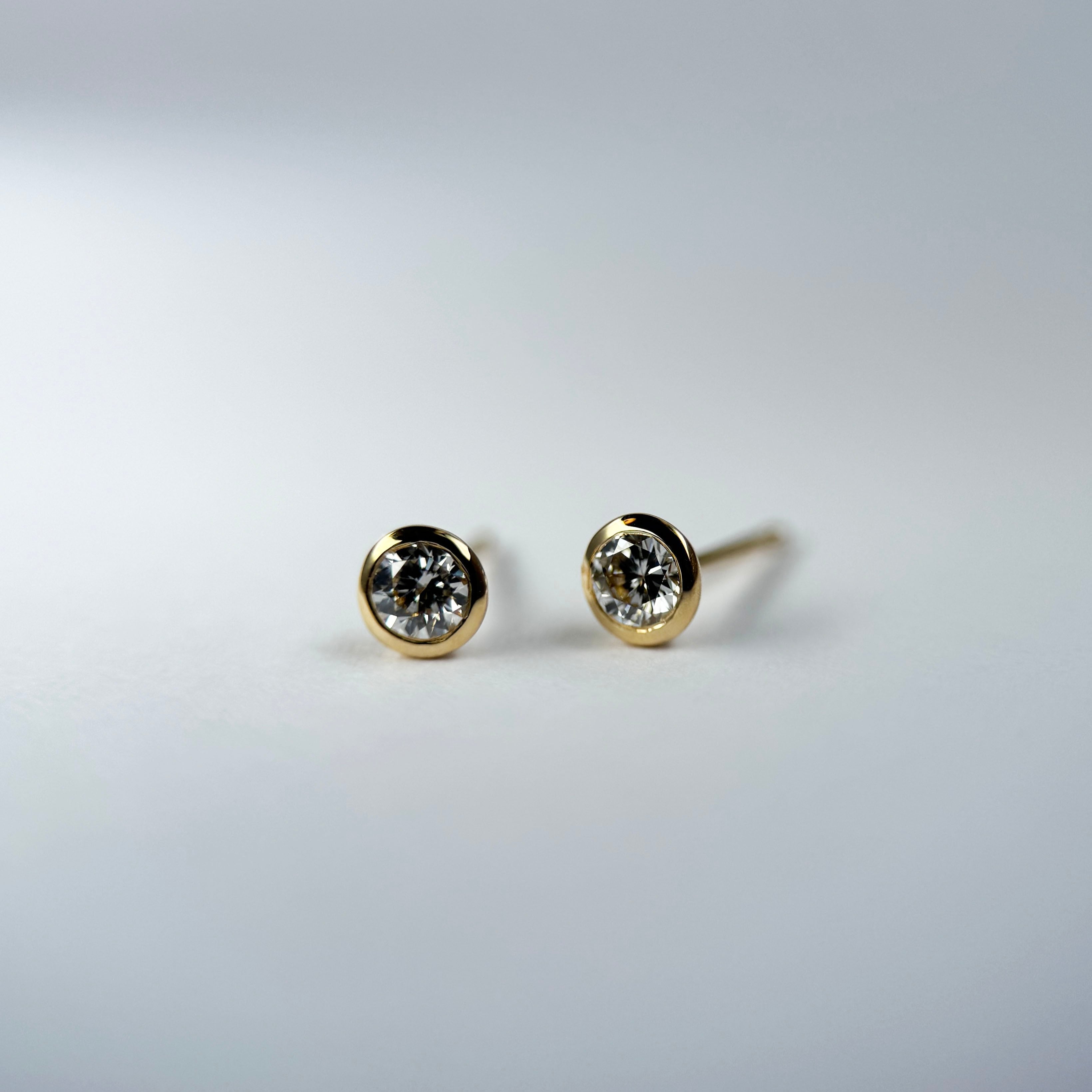 K18YG Diamond Stud Pierces / PAIR