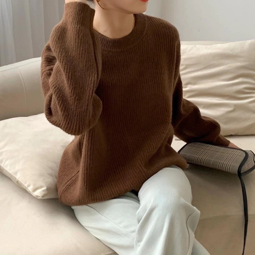 ラウンドネックリブニット