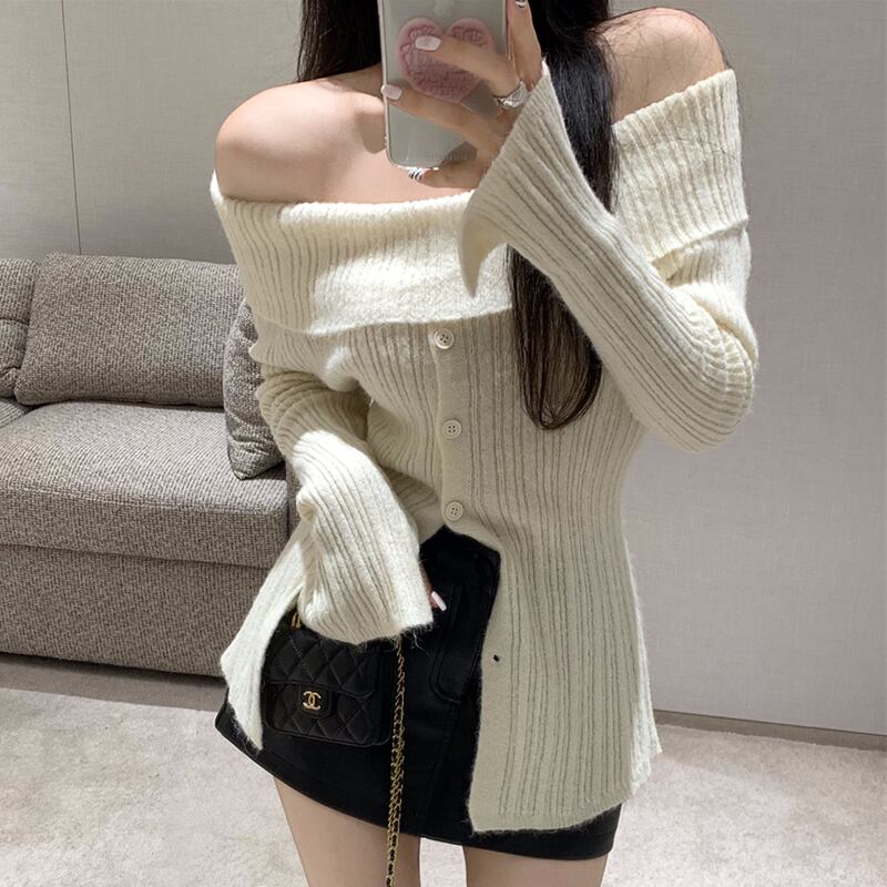 トップス レディース ニット セーター 長袖 オフショルダー オフショル 肩出し 肌見せ スリム タイト 細身 かわいい 大人可愛い カジュアル おしゃれ お洒落 こなれ感 セクシー エレガント 主役級 存在感 秋 冬 10代 20代 学生 通学 デート お出かけ 女子会 着回し 普段使い 韓国 韓国系 送料無料 ファッション コーデ スタイル モテ トレンド 流行 インスタ映え S M L XL 白 ホワイト