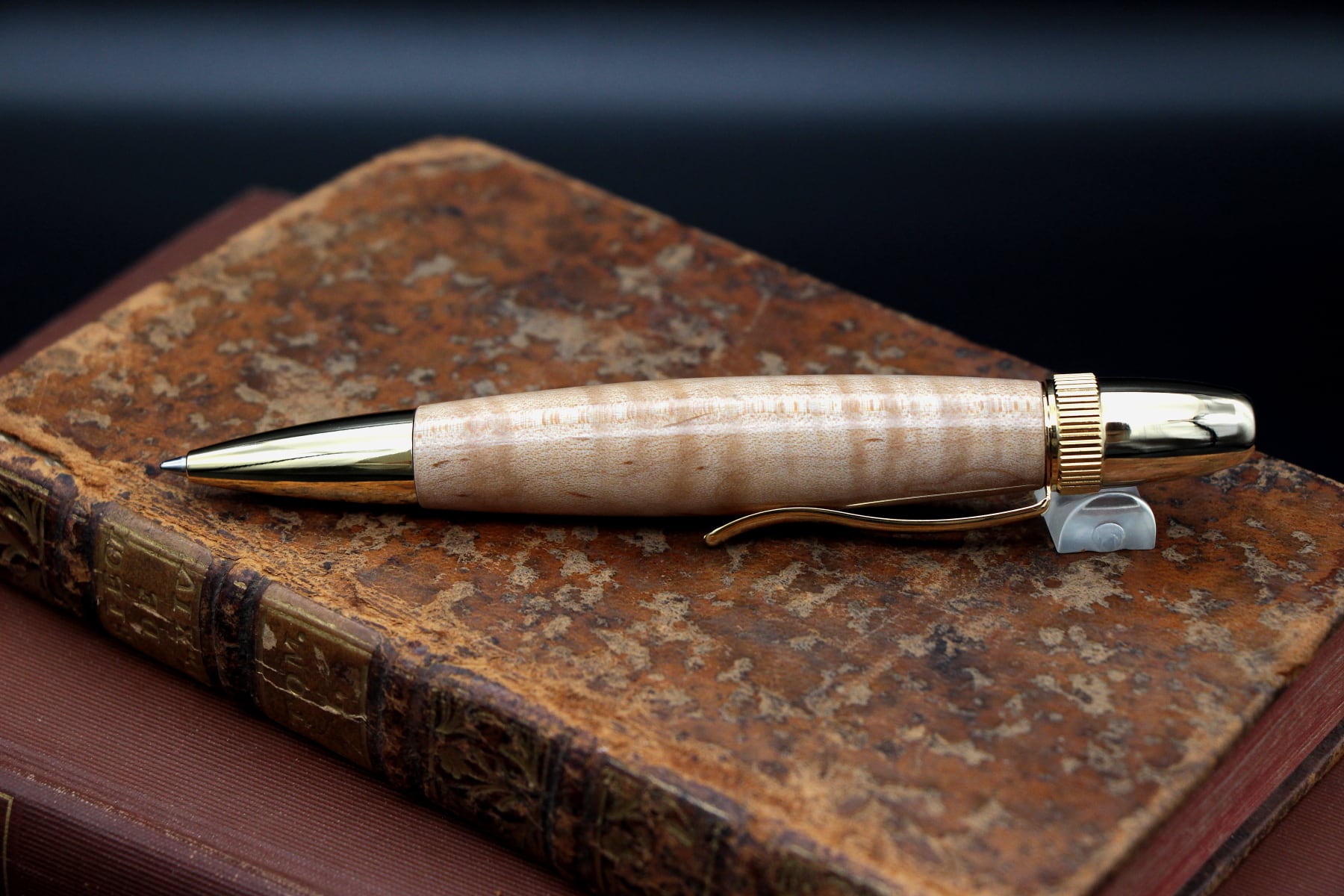 いろはもみじ 紅葉 縮杢 グロス塗装&ゴールド金具・Chouette」木軸ペン