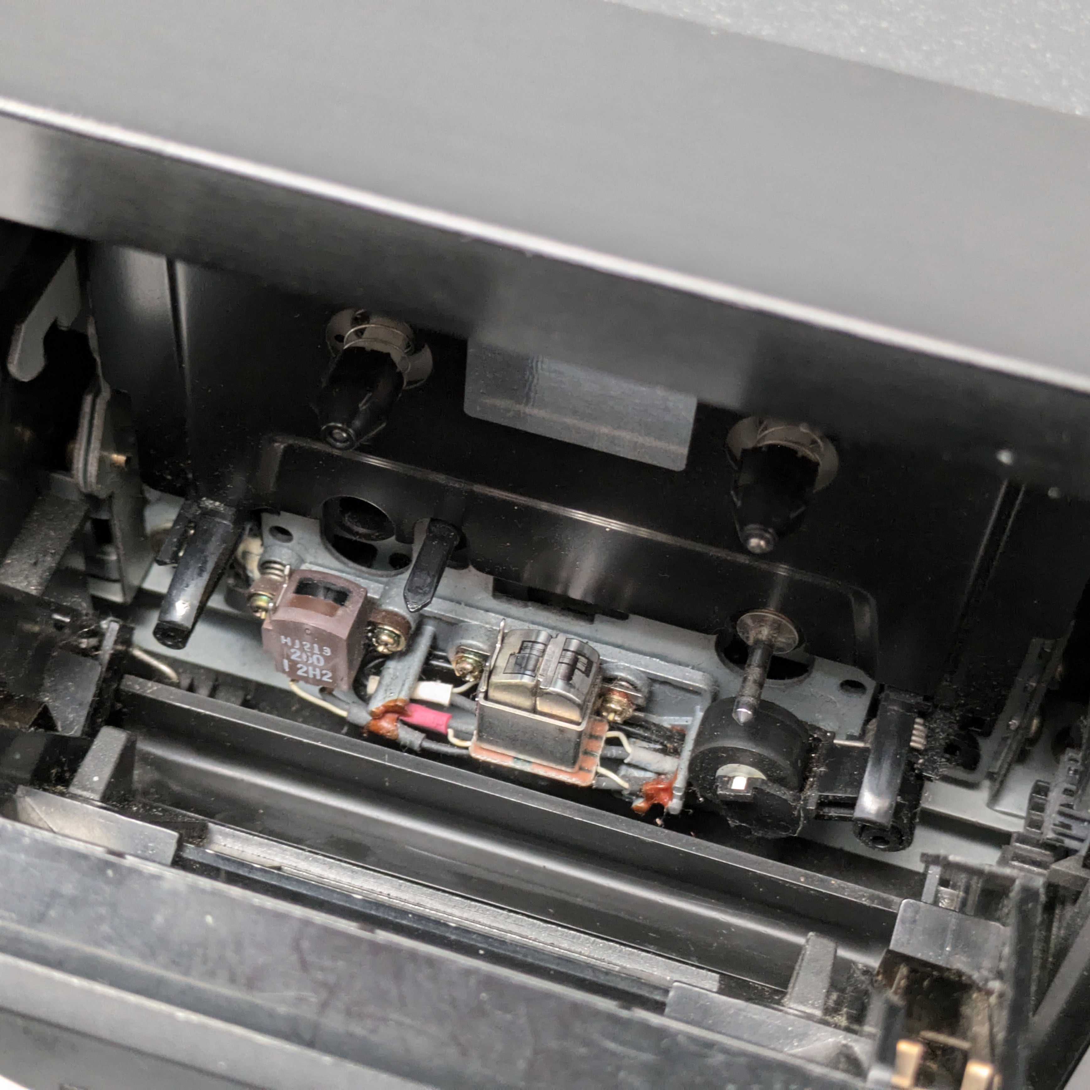 TEAC(ティアック)・ステレオカセットデッキ・V-1010・音出し確認済・No